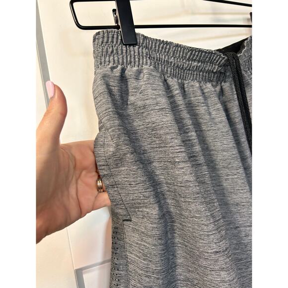 Adidas Men's Vented Athletic Pull-On Shorts 9" Inseam Running Grey Size Medium - Picture 6 of 14